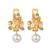 Load image into Gallery viewer, Close-up of floral elements and retro pearls showcasing intricate design and elegant craftsmanship