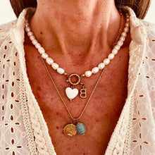 Učitaj sliku u preglednik galerije, Personalised heart pearl necklace.