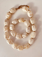 Load image into Gallery viewer, Modern resin bracelet by Bernat Jewelry.