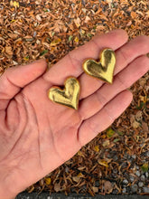Load image into Gallery viewer, Modern gold heart earrings by Bernat Jewelry.
