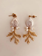 Load image into Gallery viewer, Artistic freshwater pearl statement jewelry