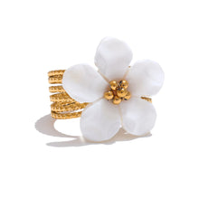 Load image into Gallery viewer, Waterproof stainless steel ring with natural shell flower design
