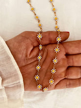 Load image into Gallery viewer, DAISY - Stainless steel choker necklace with daisy chain