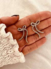 Load image into Gallery viewer, MEDORAH - Romantic Zircon Bowknot Earrings