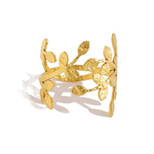 Load image into Gallery viewer, Modern textured gold ring with organic silhouette