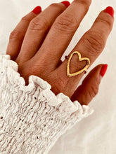 Load image into Gallery viewer, Elegant open heart ring in gold plated stainless steel