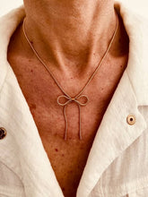Load image into Gallery viewer, SUSAN - Snake Chain Necklace with Bowknot