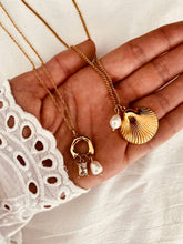 Load image into Gallery viewer, FELICIJA - Pearl and Zirconia Pendant Necklace
