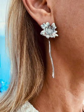 Load image into Gallery viewer, Lightweight sculptural flower earrings.
