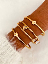 Load image into Gallery viewer, Luxury minimalist bracelet for everyday wear.
