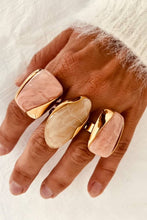 Učitaj sliku u preglednik galerije, Elegant blush resin ring with marbled finish.
