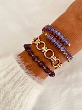 Load image into Gallery viewer, Elegant gold bracelet with circular links.
