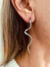 Load image into Gallery viewer, Elegant minimalist statement earrings.
