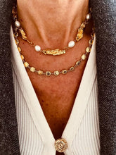 Učitaj sliku u preglednik galerije, Gold necklace with genuine freshwater pearls worn around the neck creating an elegant layered jewellery look suitable for everyday wear.
