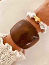 Load image into Gallery viewer, Modern resin bracelet with high-gloss finish.
