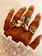 Učitaj sliku u preglednik galerije, Blue and gold ocean-inspired adjustable ring.

