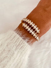 Učitaj sliku u preglednik galerije, Open gold bracelet with marquise crystals.
