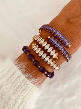 Učitaj sliku u preglednik galerije, Statement zircon bracelet for everyday elegance.
