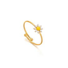 Load image into Gallery viewer, Feminine gold ring with daisy design inspired by nature and spring flowers
