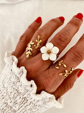 Load image into Gallery viewer, Elegant botanical ring with luxurious gold finish
