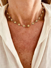 Load image into Gallery viewer, DAISY - Stainless steel choker necklace with daisy chain
