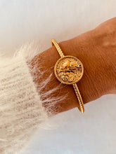 Load image into Gallery viewer, Elegant portrait cuff bracelet gold plated durable women’s jewelry
