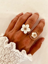 Load image into Gallery viewer, Elegant gold-plated stainless steel ring with oval resin flower design for women
