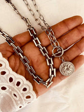 Load image into Gallery viewer, link clasp necklace detail
