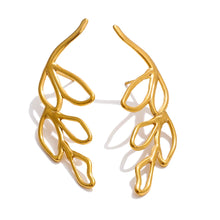 Učitaj sliku u preglednik galerije, Modern metal leaf stud earrings lightweight hypoallergenic stainless steel
