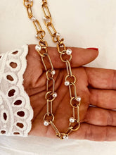 Load image into Gallery viewer, NOUR - Gold Pearl Hollow Choker Necklace
