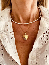 Load image into Gallery viewer, Model wearing lightweight pearl necklace
