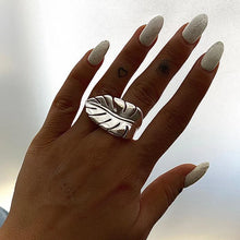 Load image into Gallery viewer, Waterproof stainless steel leaf ring designed for modern women who love nature-inspired jewelry
