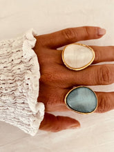 Load image into Gallery viewer, Luxury gold ring with glossy resin center
